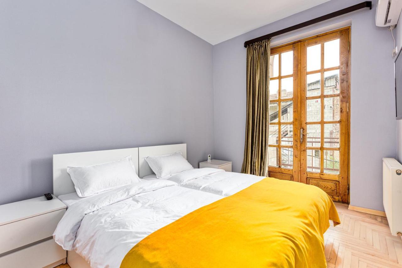 Sunny Hotel Тбилиси Экстерьер фото